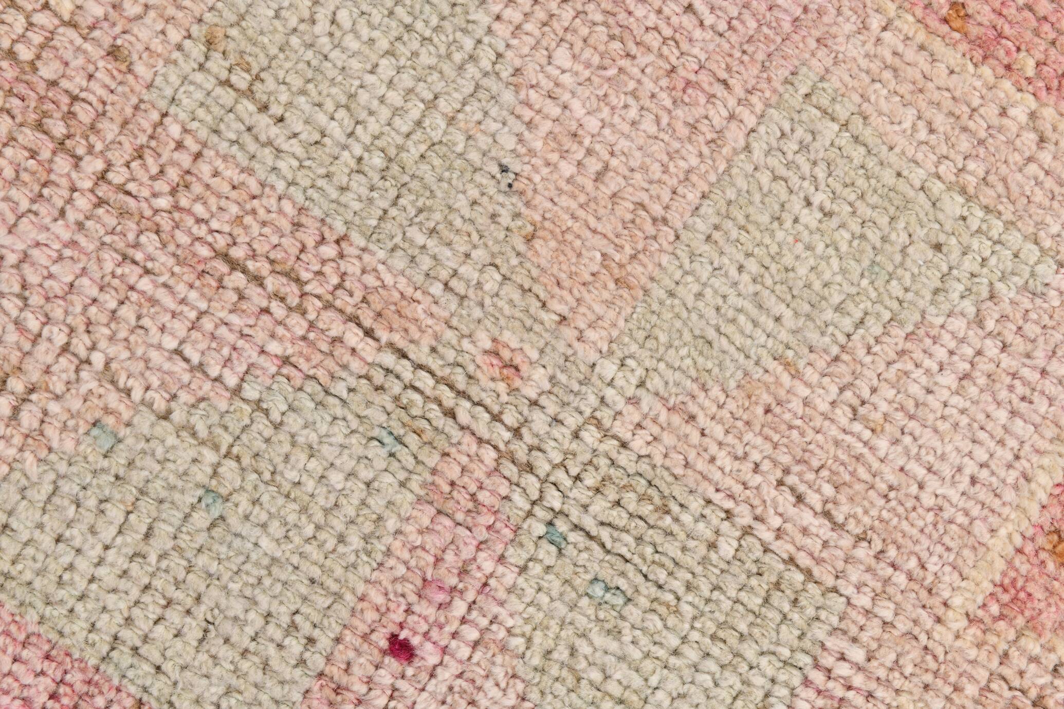 Tapis couloir vintage rose et vert pastel, charme bohème anatolien