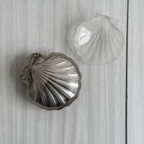 shell box in silver metal and worked glass