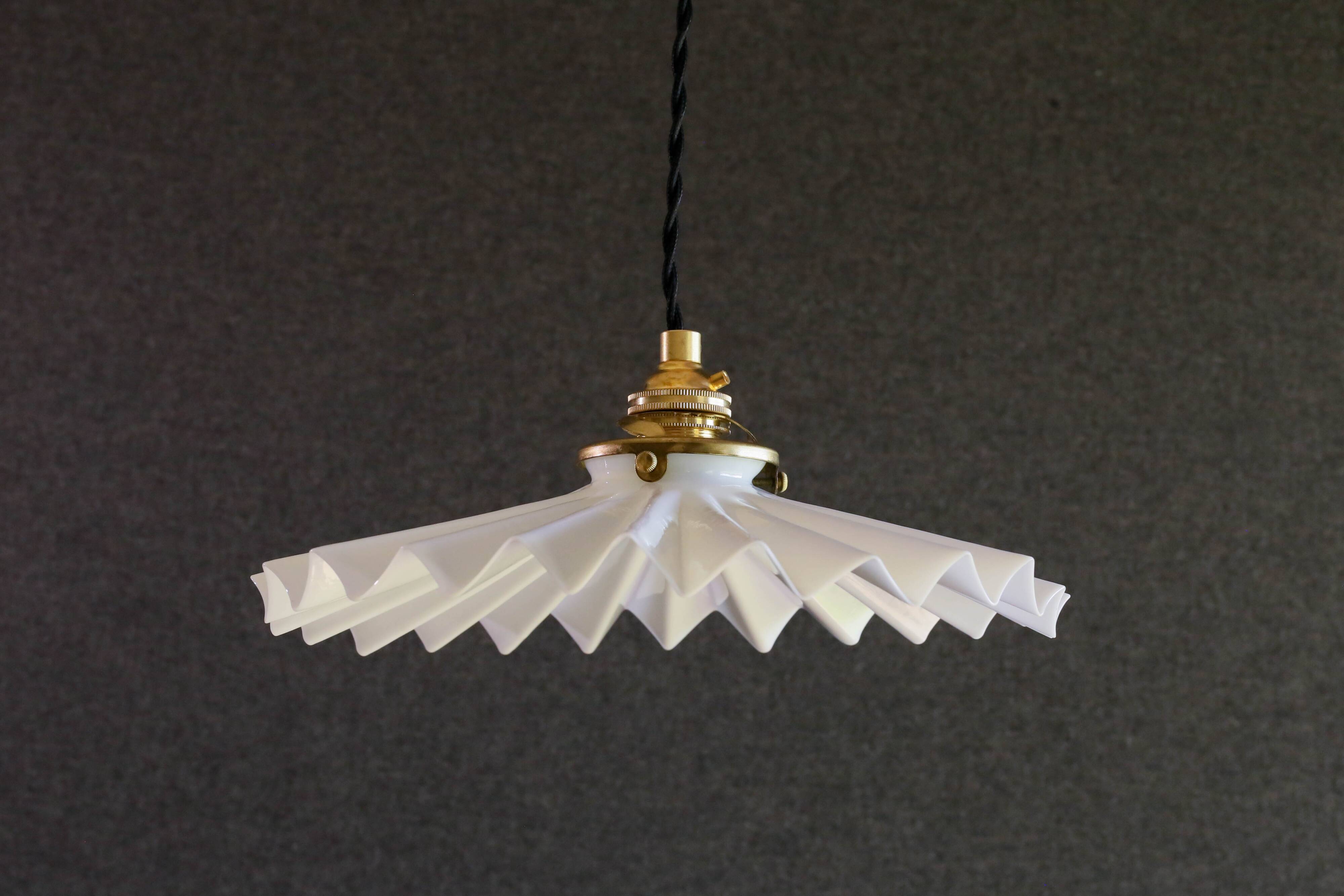 Old pendant light in white pleated glass - delivered with new brass socket and new cable