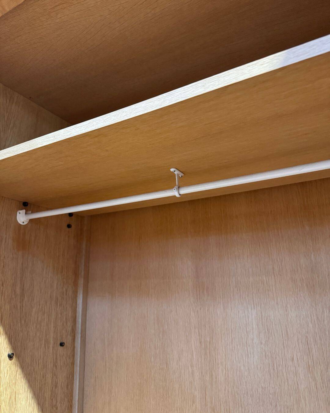 Two-door oak wardrobe – Guillerme & Chambron