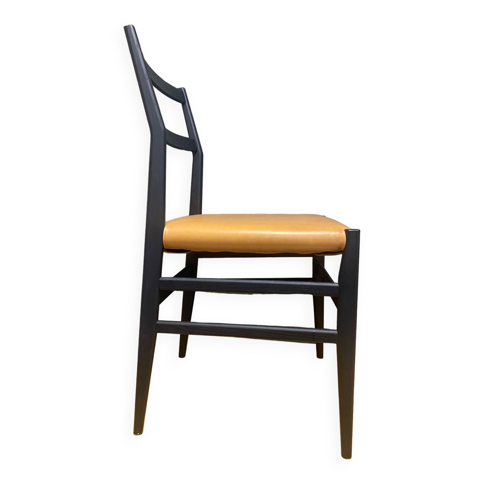 Superleggera chair by Gio Ponti - Cassina edition