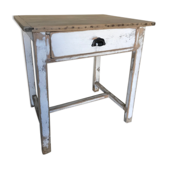 Table bois vintage en bois brut et blanc craie industriel