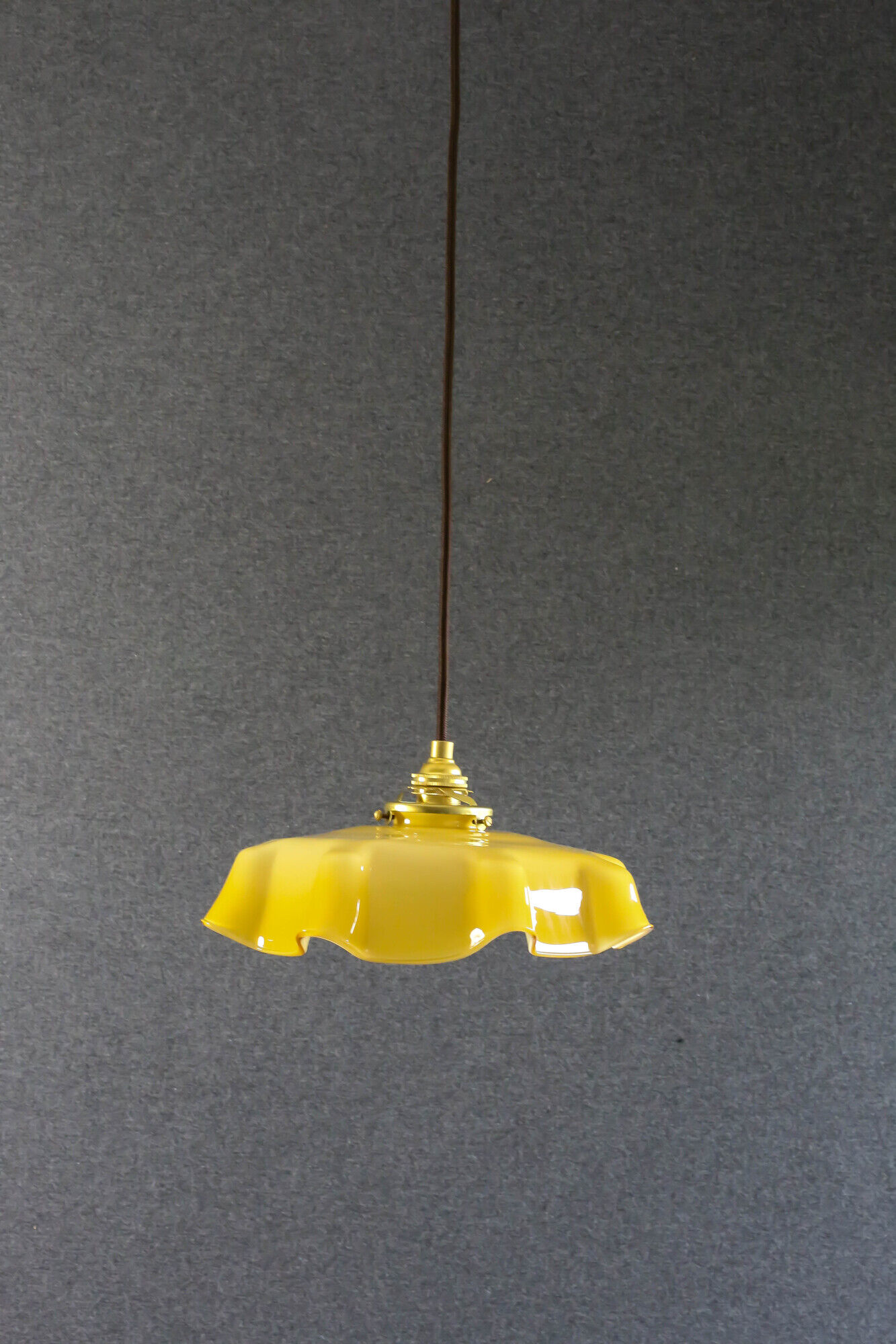 Old susmension in yellow and white opaline with cable and new douile - circa 1950