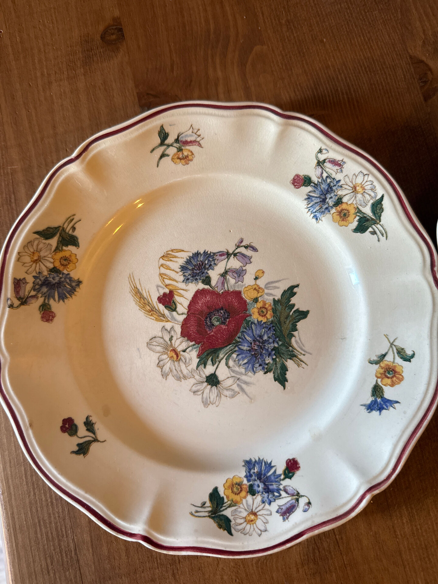 Lot de 4 assiettes fleuries