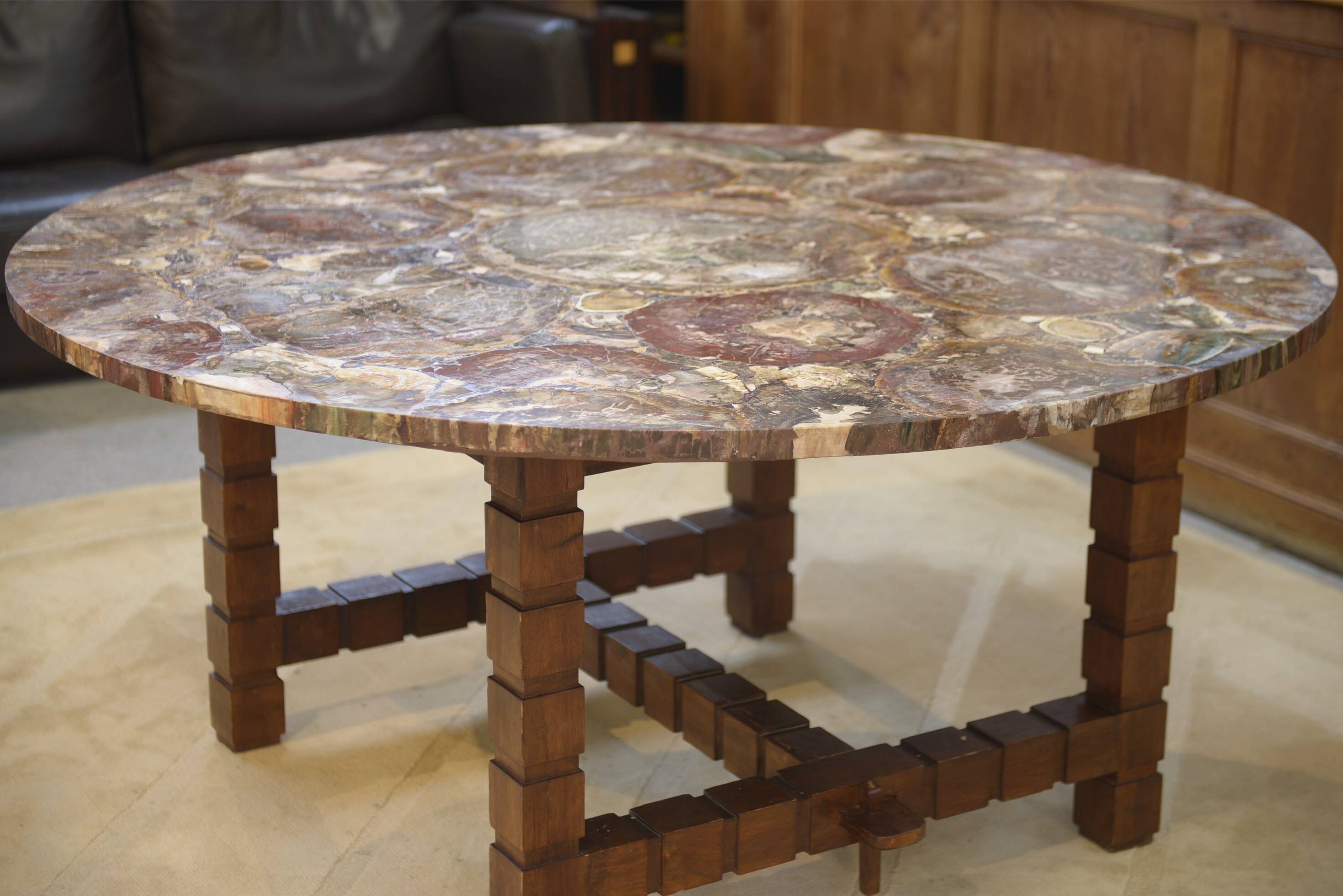 Table en palissandre et bois pétrifié 1960’s