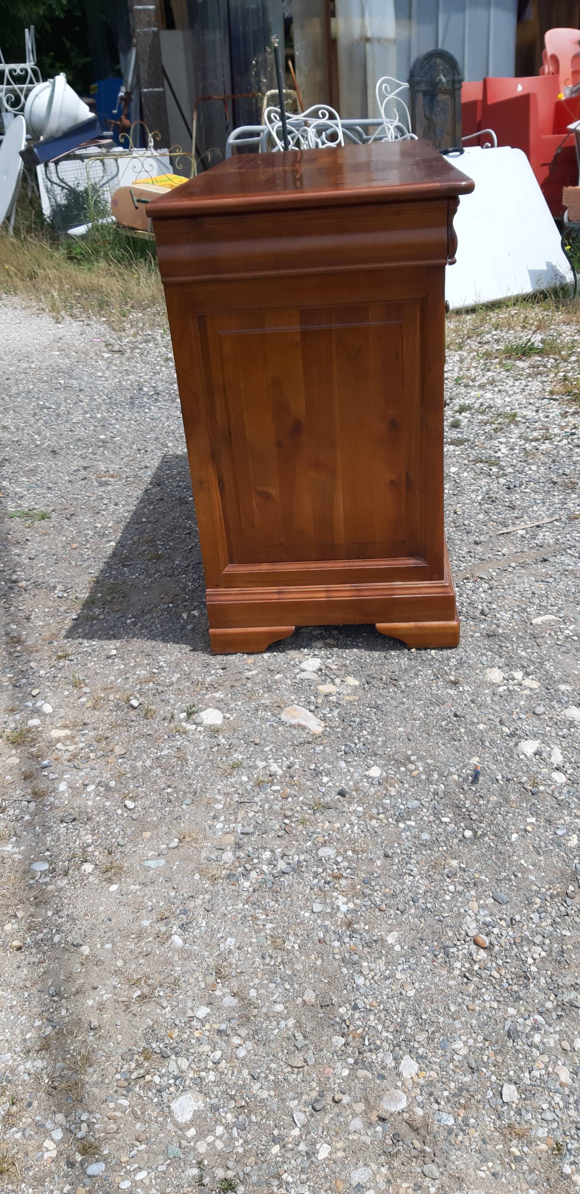 Cherry wood chest of drawers with 4 drawers