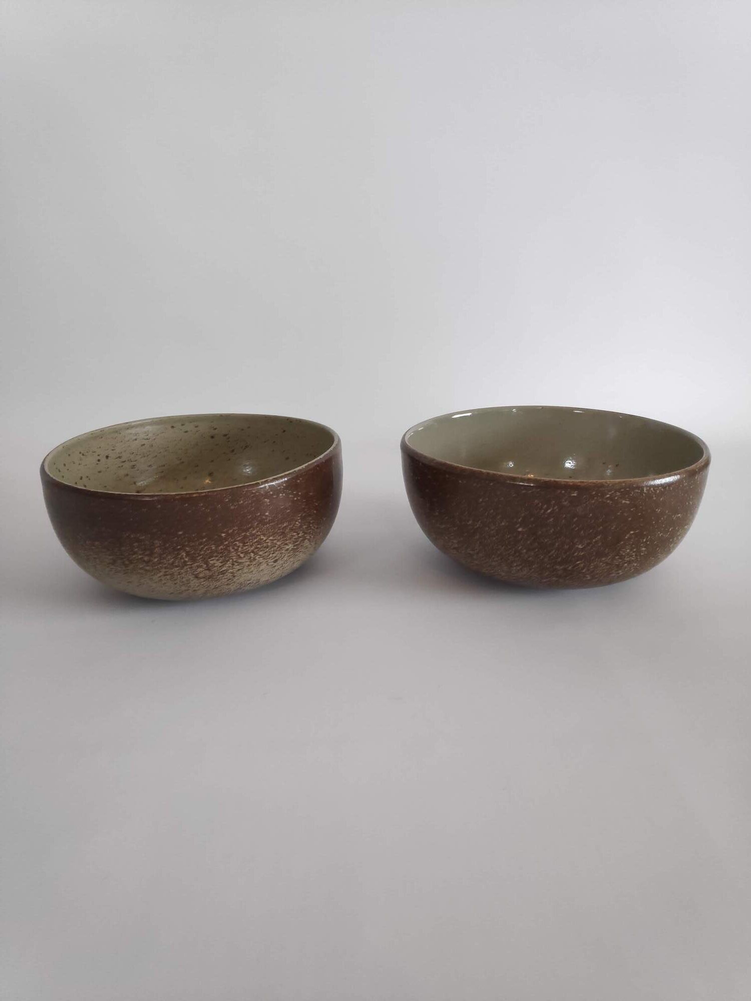 Pair of salad bowls in sandstone from the years 70