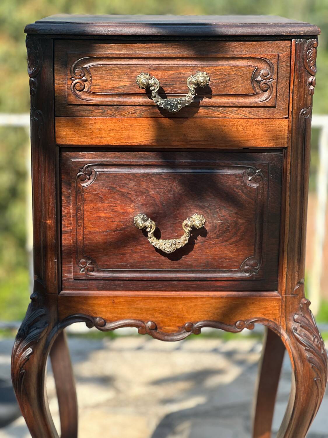 little Louis XV style flying table in rosewood, 19th century