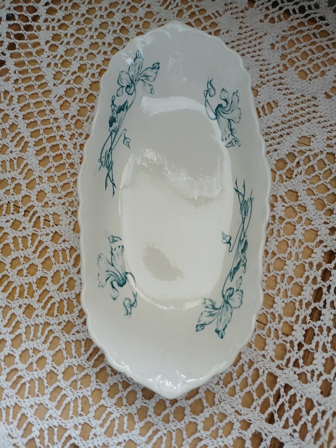 2 antique ironstone dishes