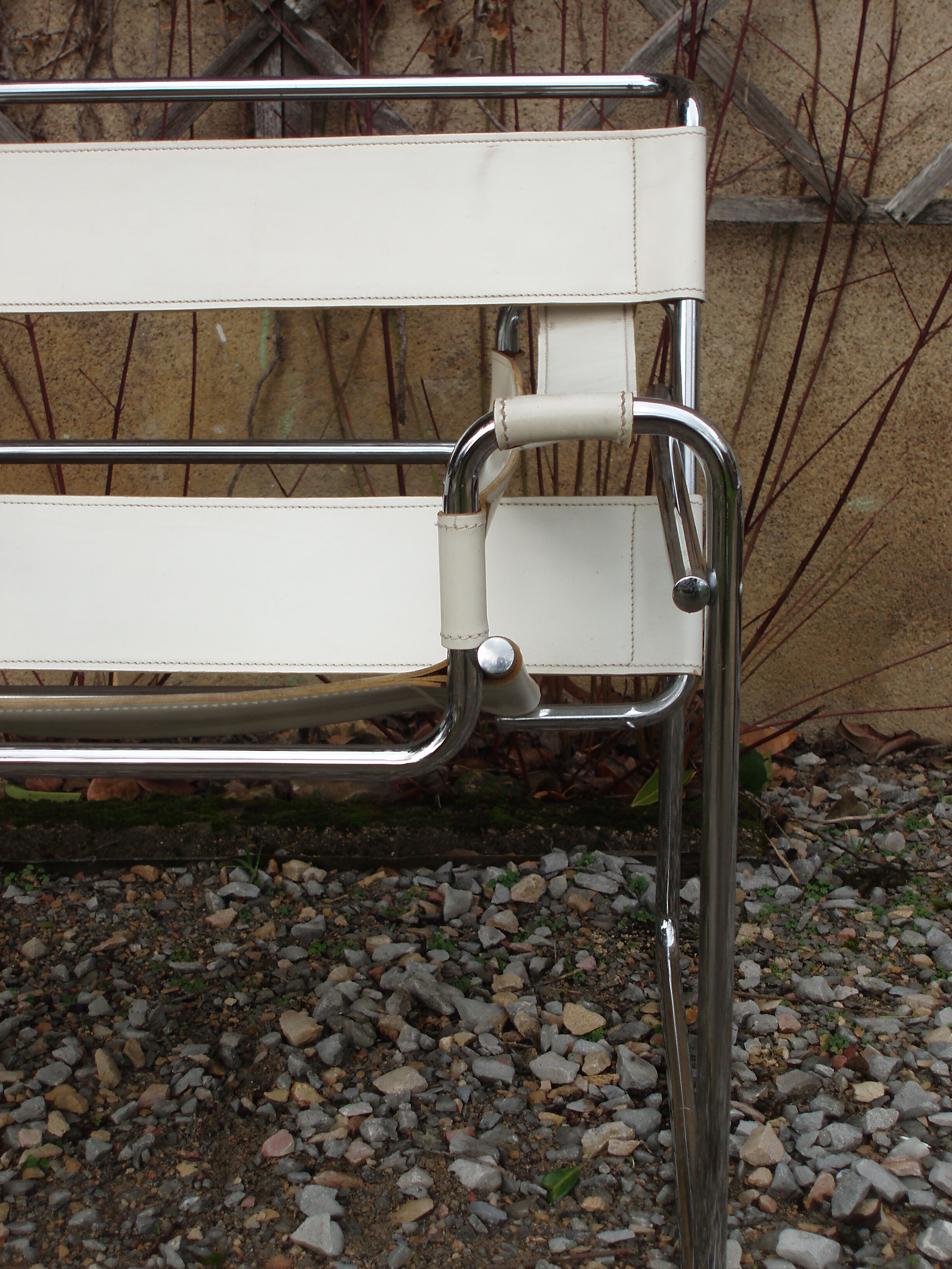 Marcel Breuer's Wassily B 3 armchairs pair in white and chrome leather