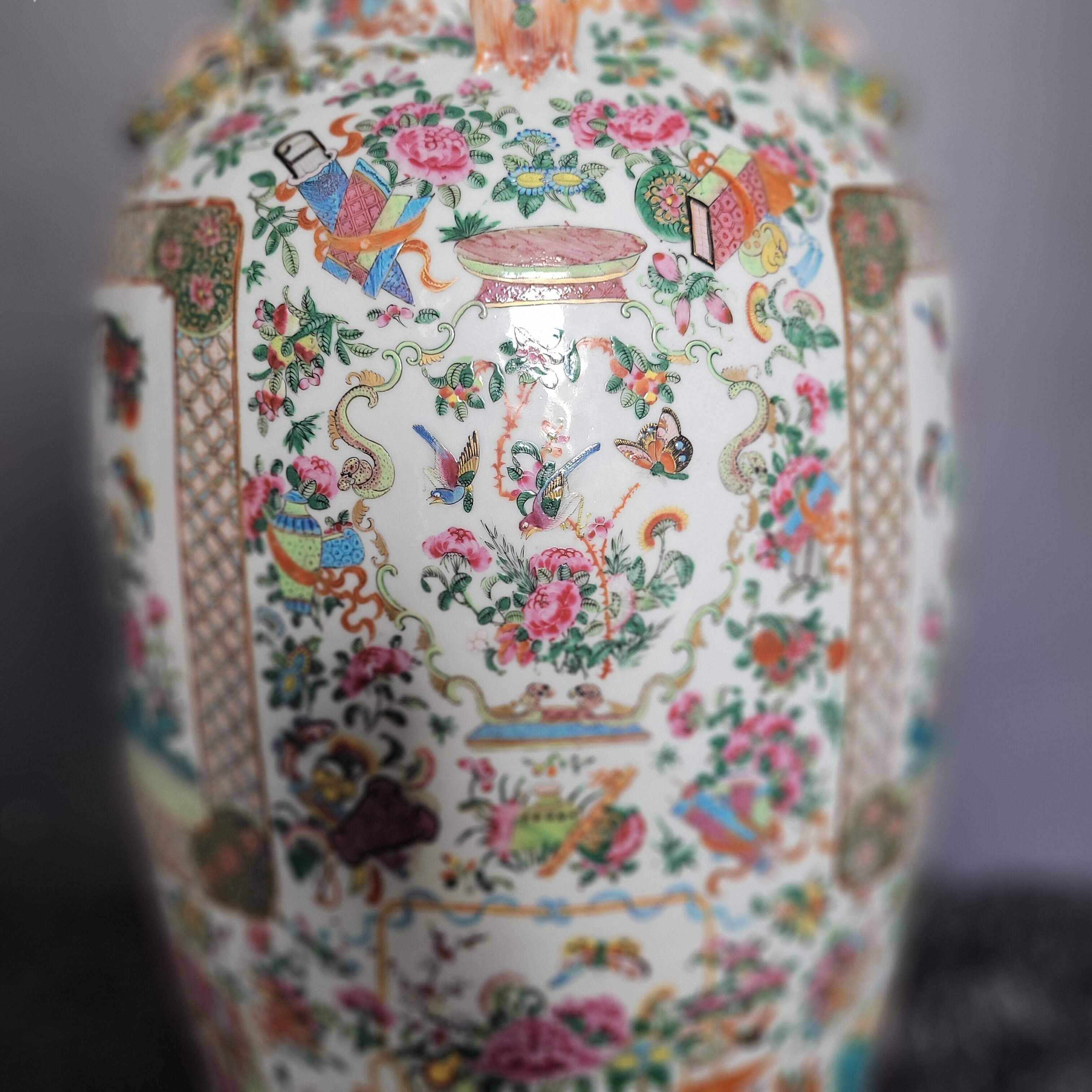 Very large Chinese vase (92 centimeters)