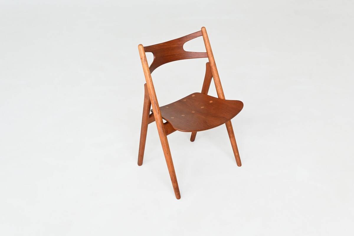 Hans Wegner Sawbuck CH29 dining chairs Carl Hansen & Son Denmark 1952