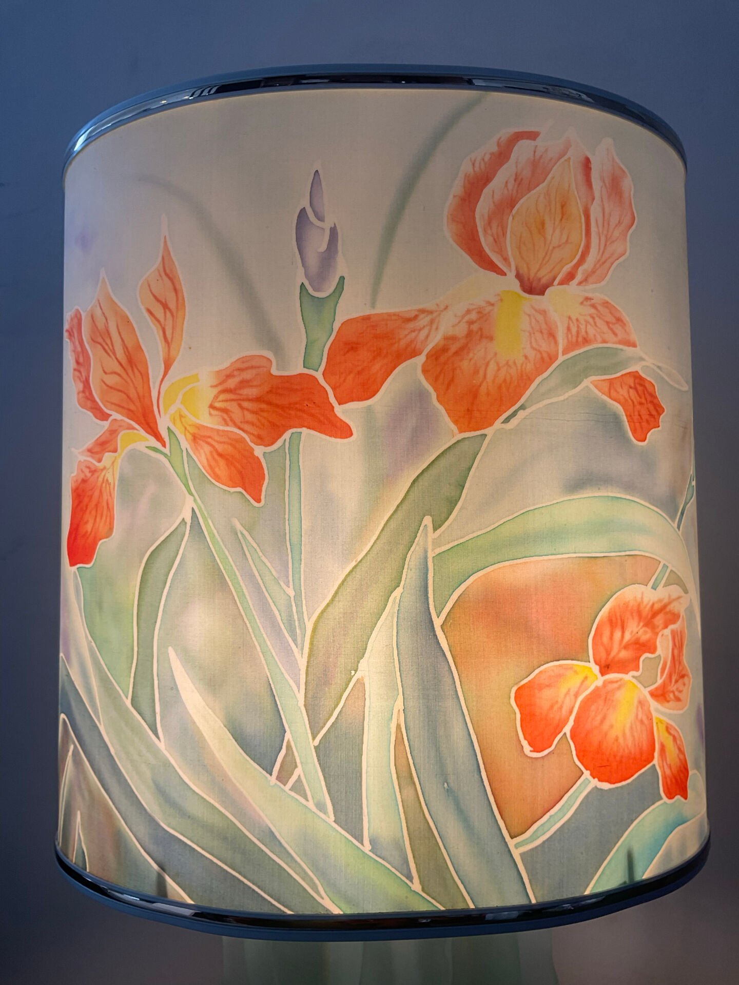 Lampe vintage en verre dépoli et abat jour en soie