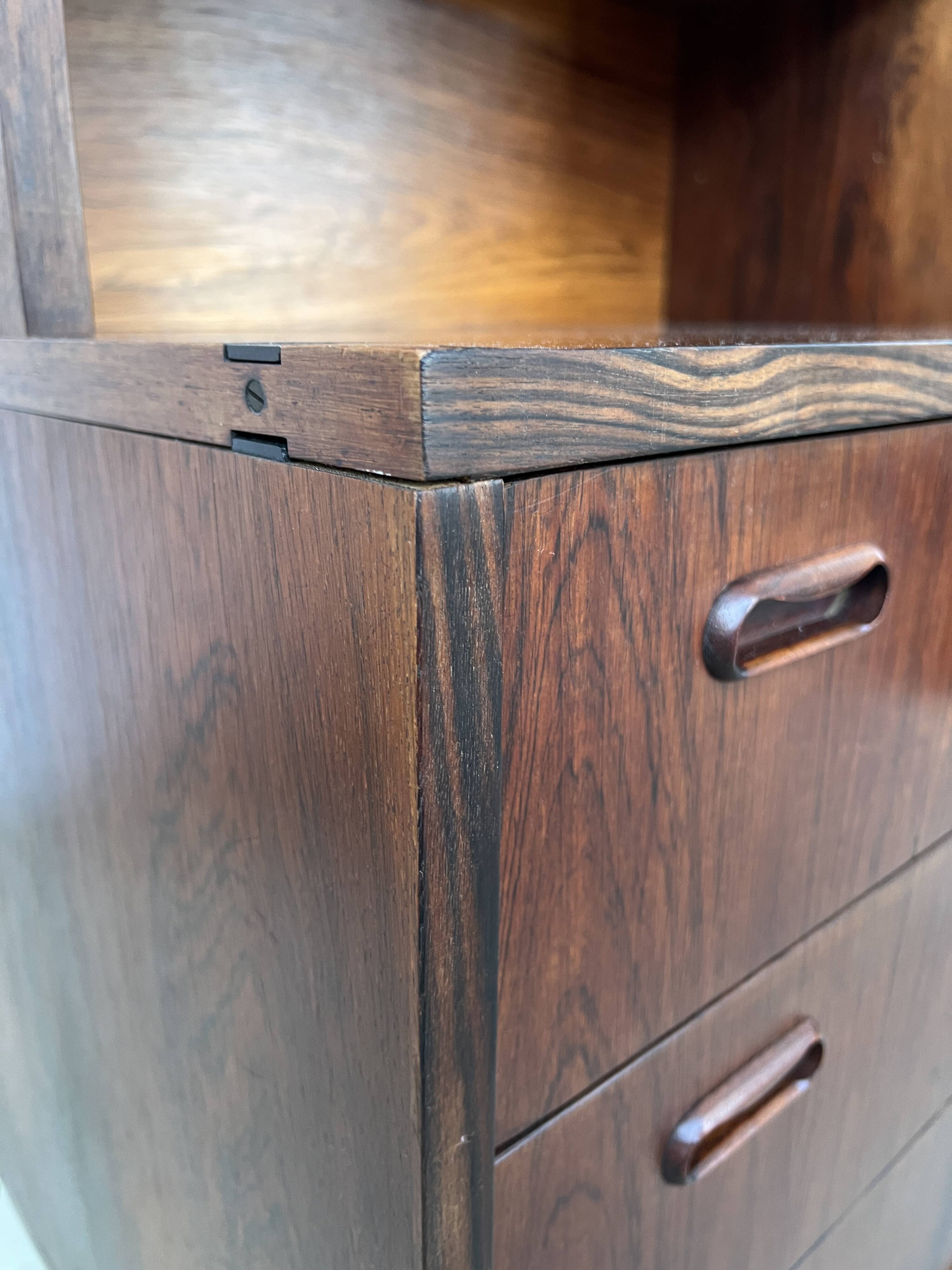 Modular bookshelf and storage unit in rosewood from the 1970s.
