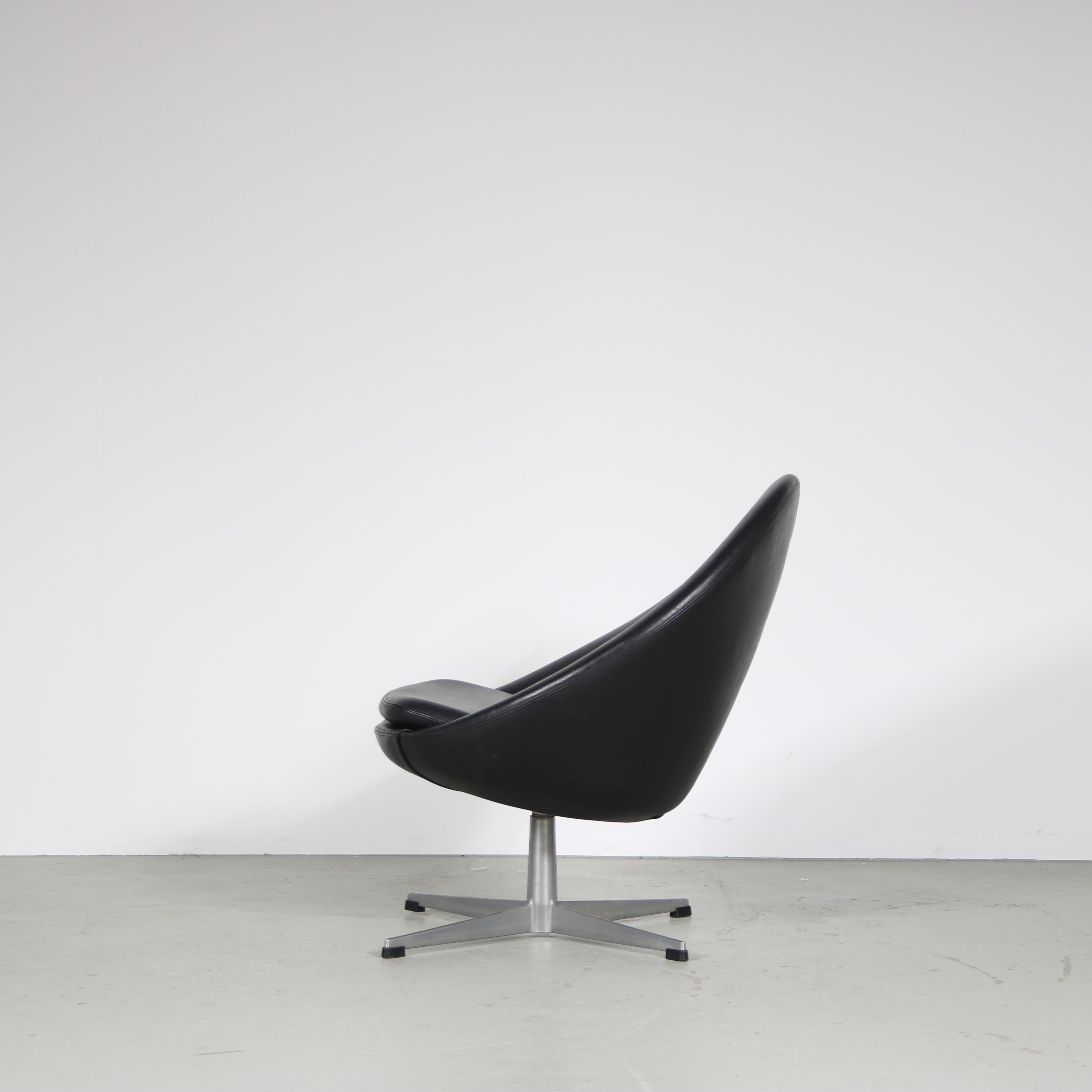 1960s “Little Egg” chair by Pastoe, Netherlands