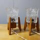 Paire de lampes de table en bois et verre jaune des années 1970 en style mid-century.