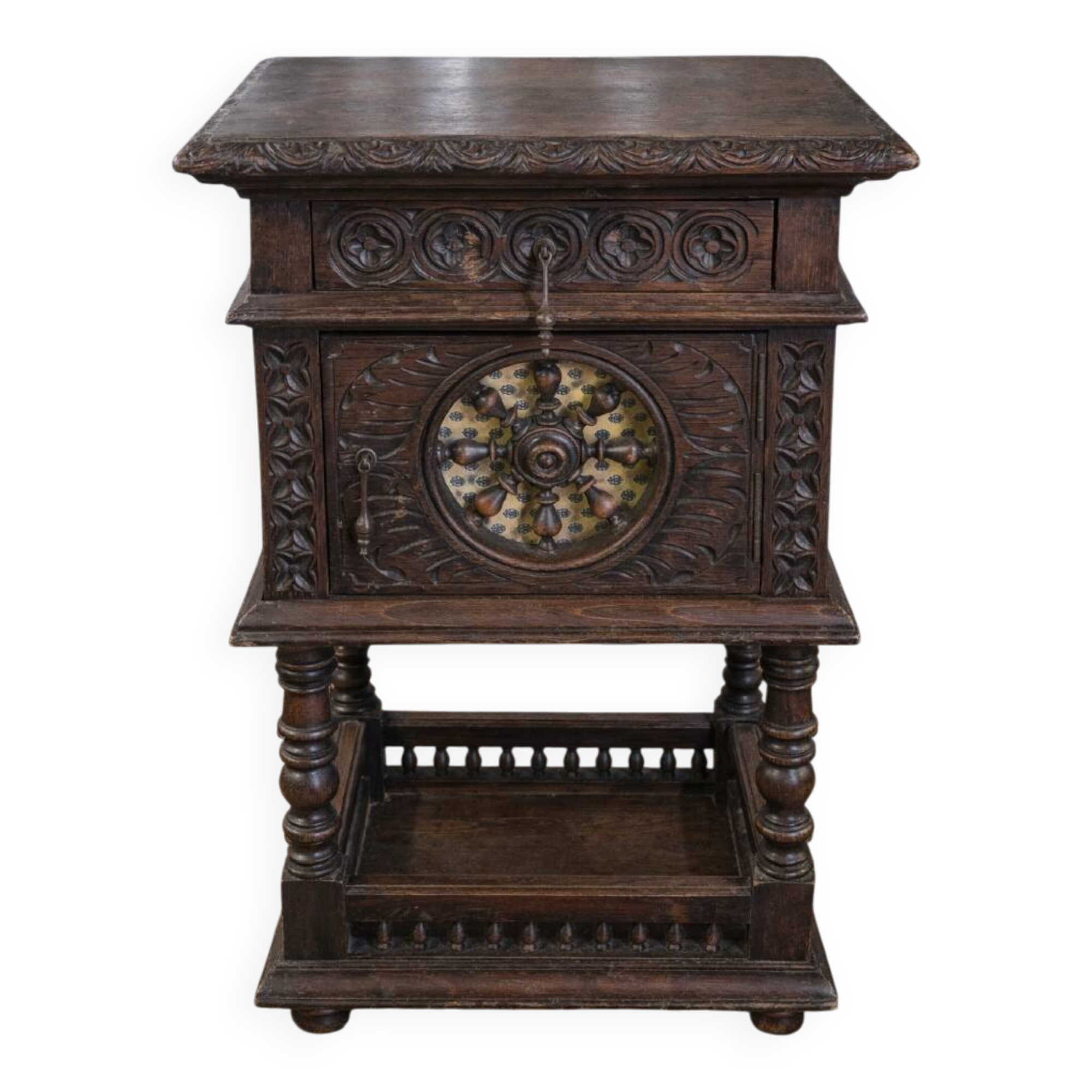 Meuble d’appoint / chevet Breton ancien en chene sculpté / XIXeme