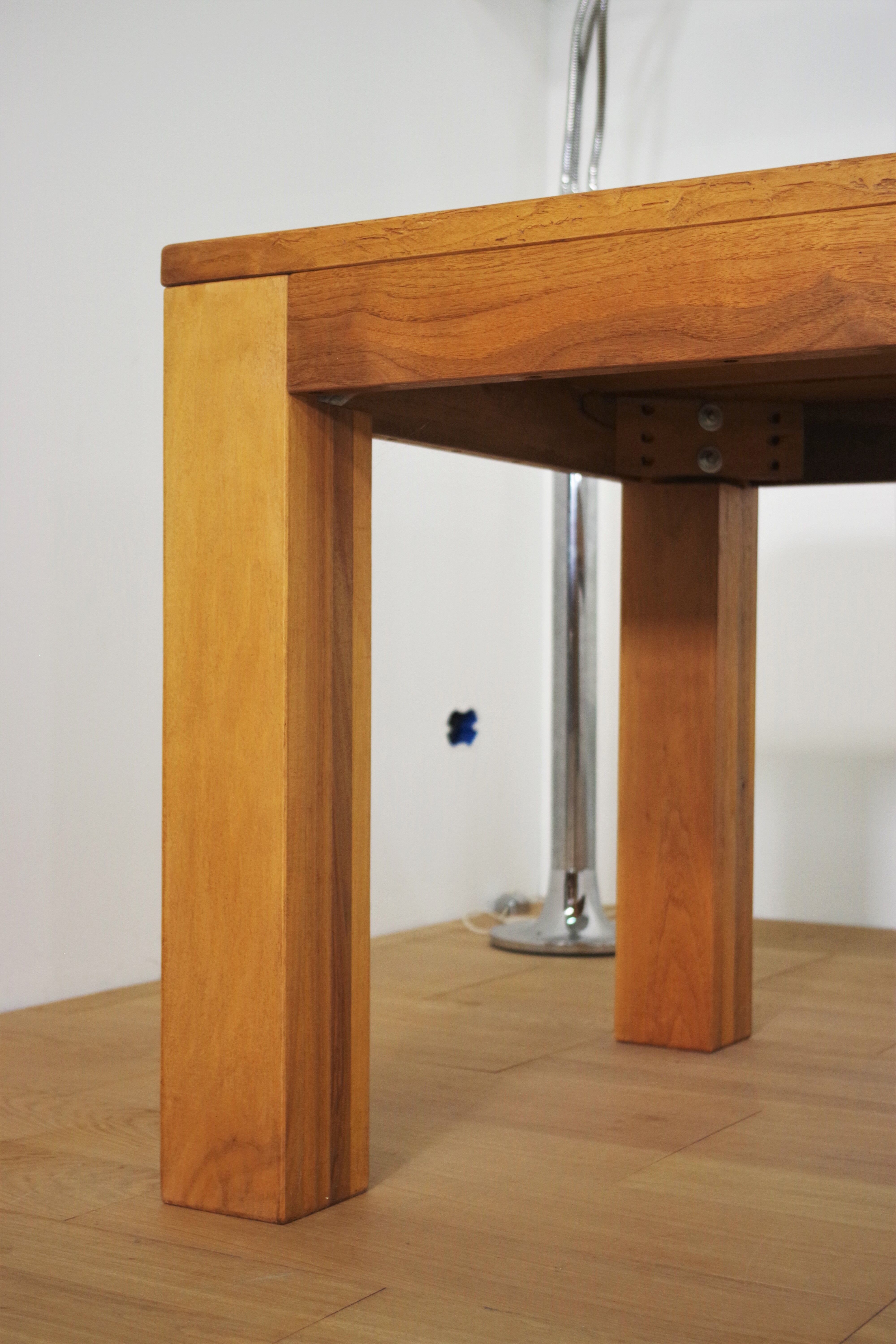 Tavolo artigianale in noce