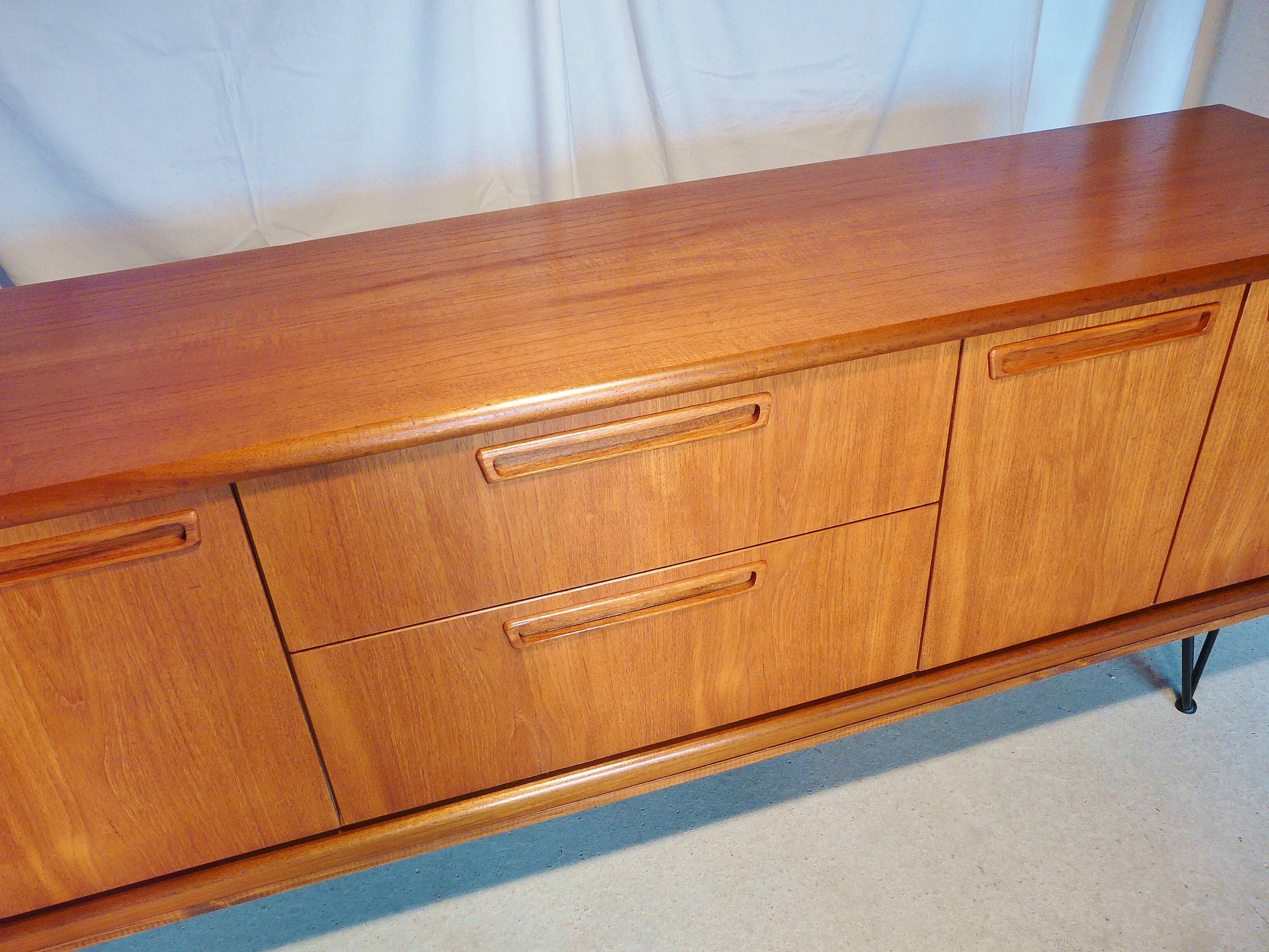 Scandinavian line in Meredew teak