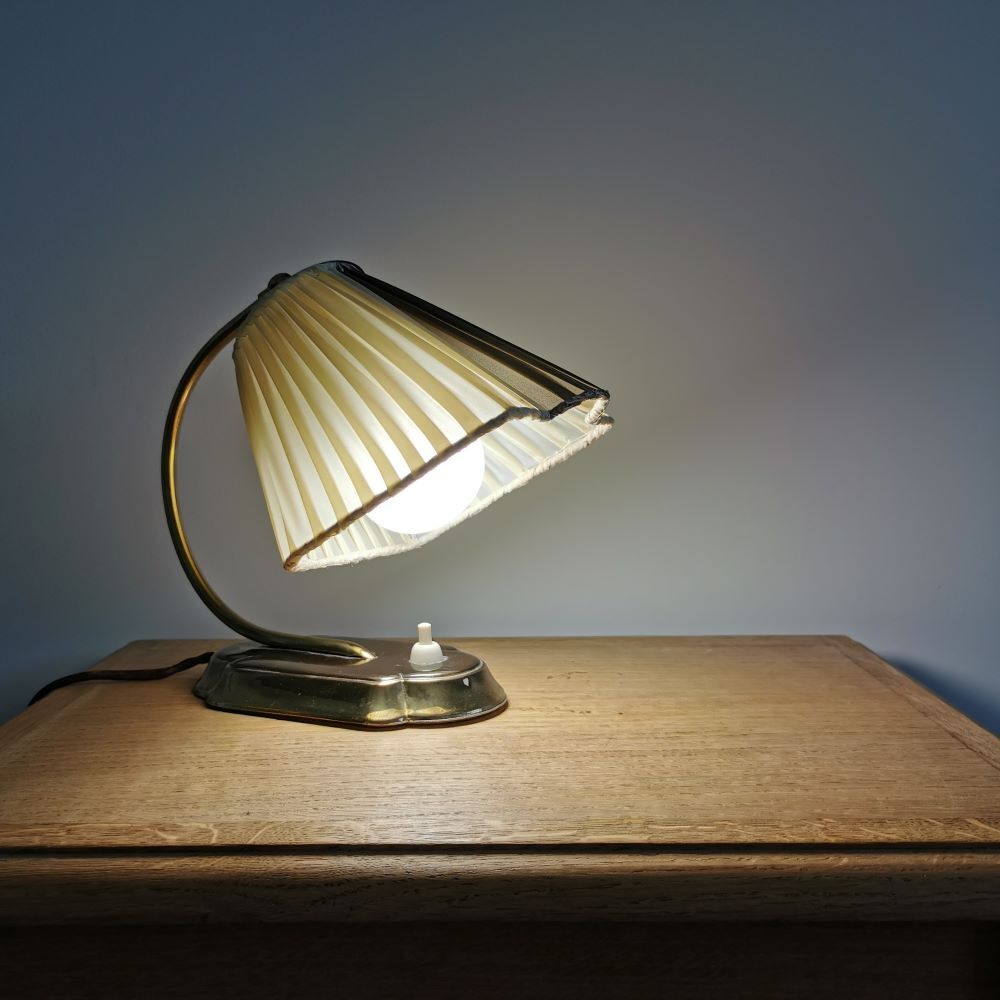 Retro bedside lamp