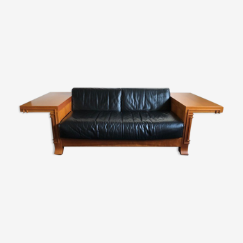 Frank Lloyd Wright's Robie 3 sofa for Cassina