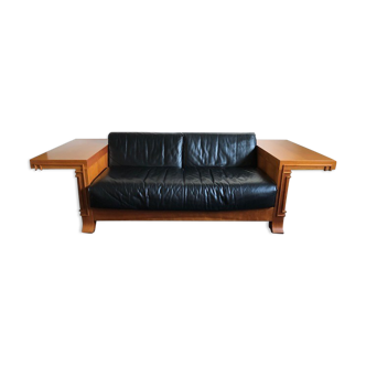 Frank Lloyd Wright's Robie 3 sofa for Cassina