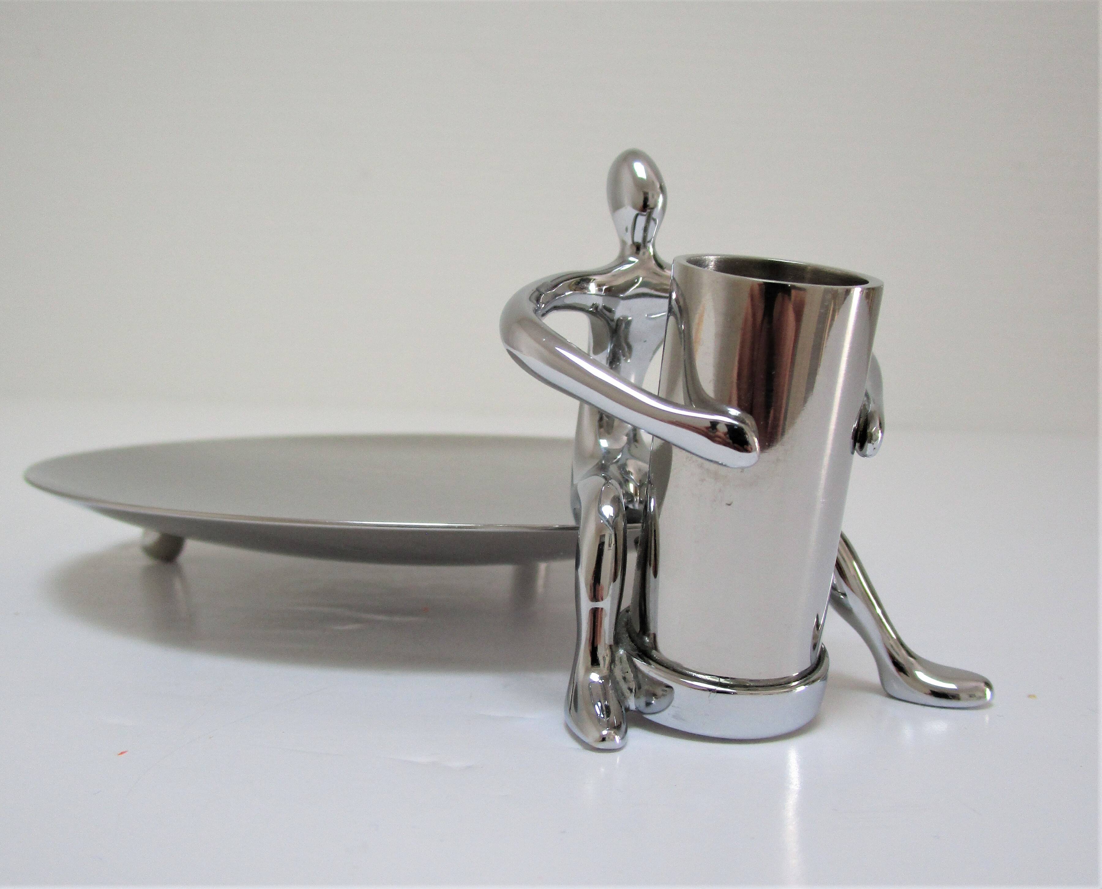 Coupe en laiton chromé design par Mukul Goyal
