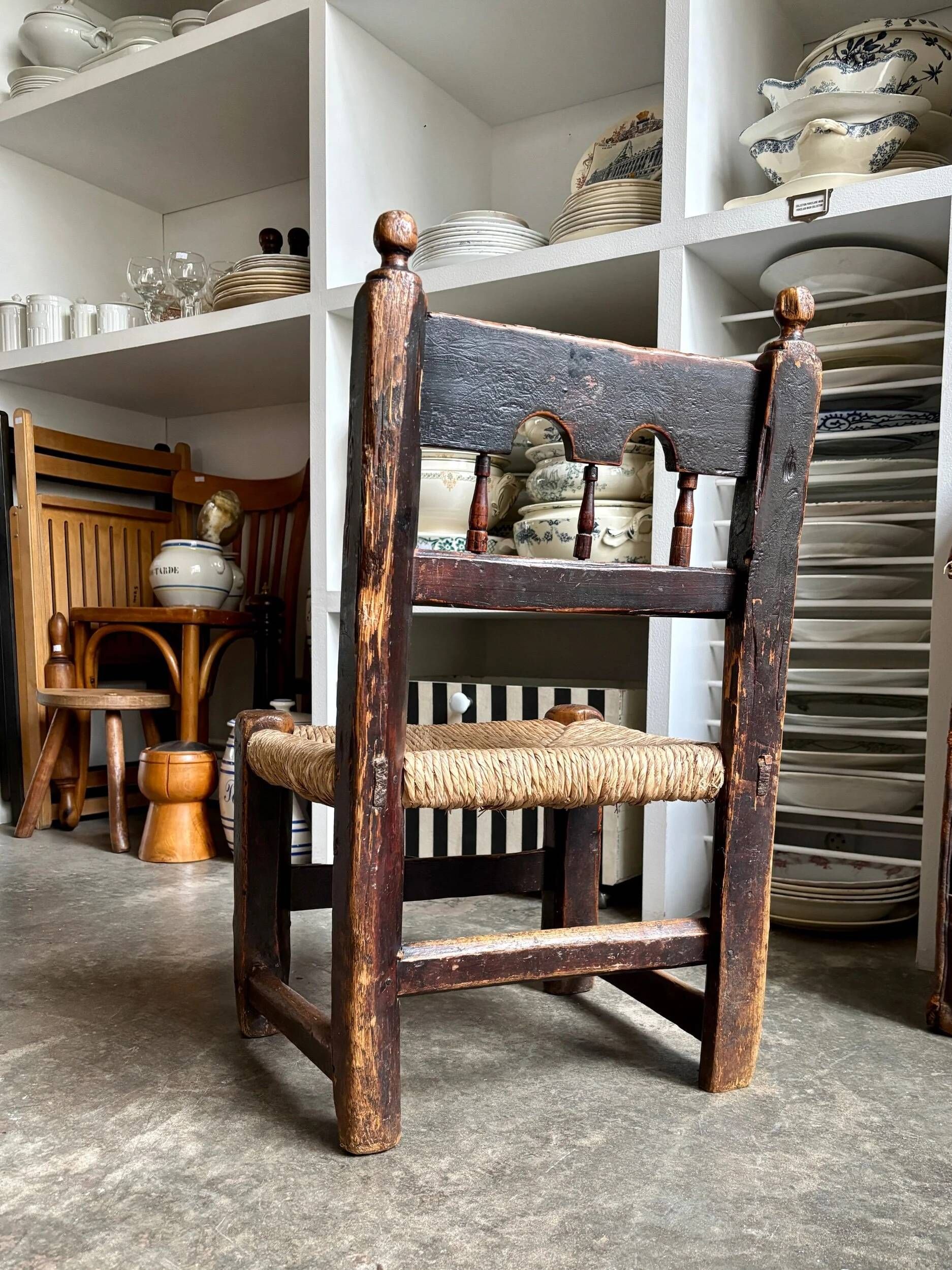 Low chair in wood and straw, Spanish folk art 17th-18th century no. 1