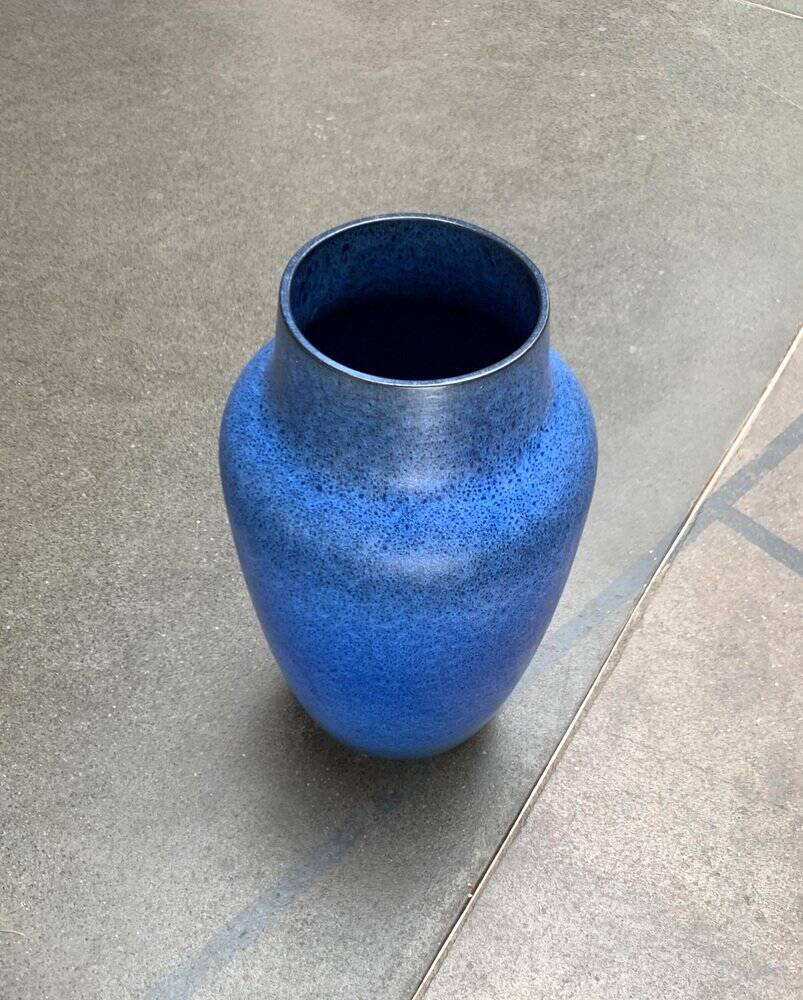 Large blue vase on a German workshop stand from the mid-20th century by Bückeburg Keramik, 1960s.