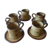 Tasses à café et soucoupes en grès