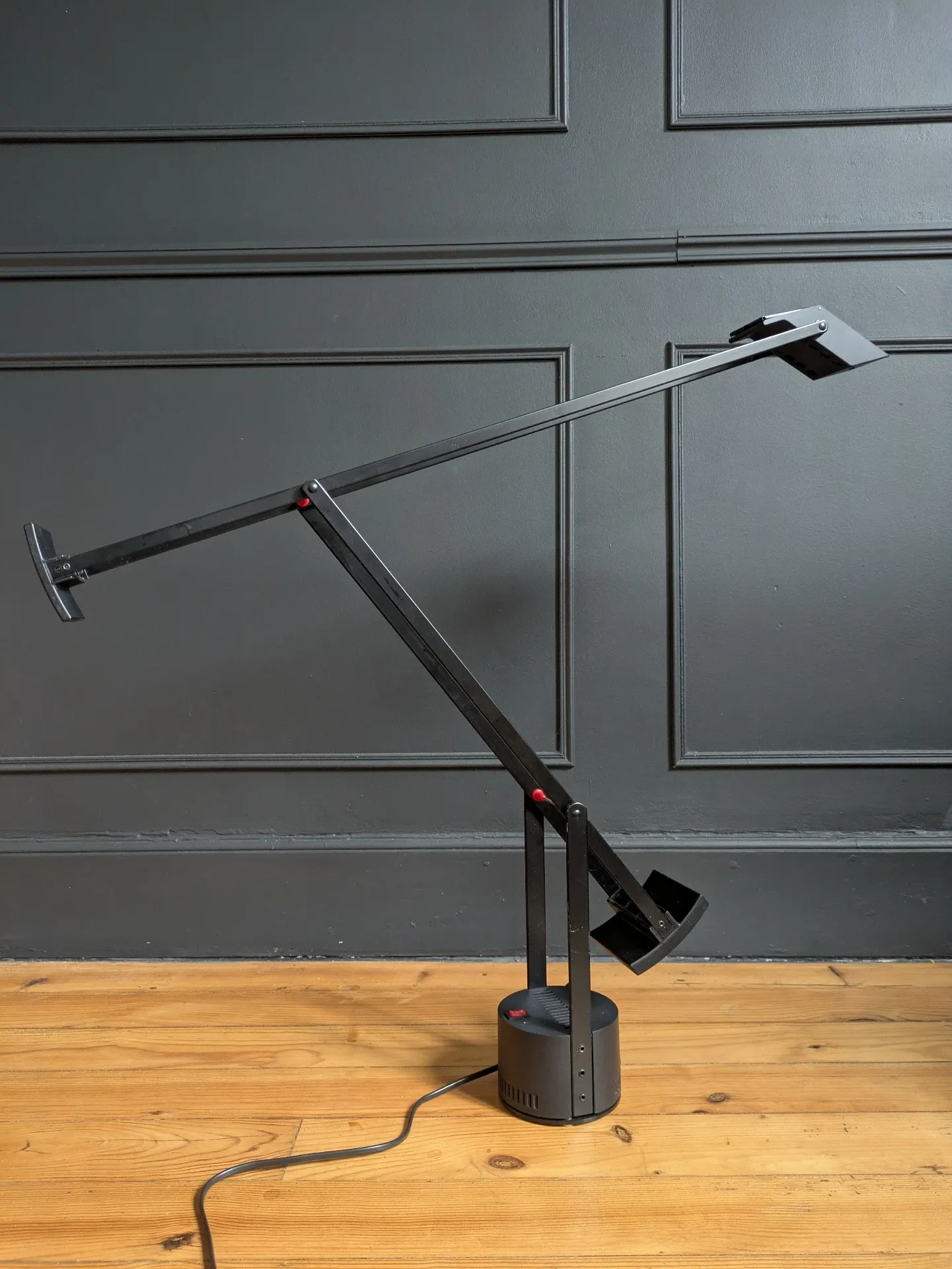 'Tizio' desk lamp by Richard Sapper for Artemide. Original edition.
