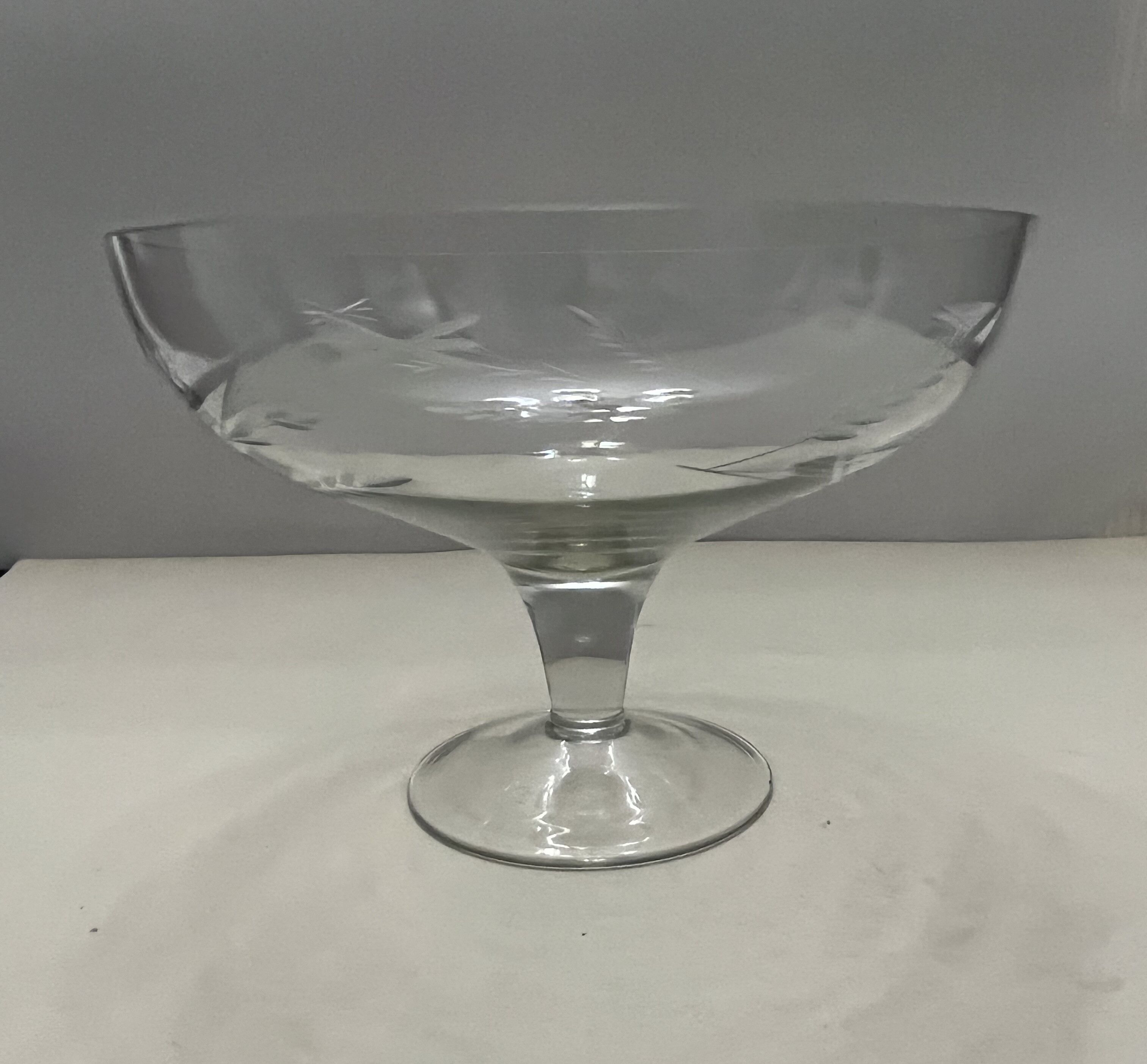 Chiseled glass cup