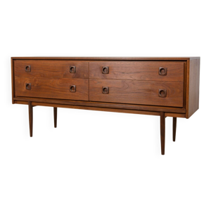 Commode en teck du milieu