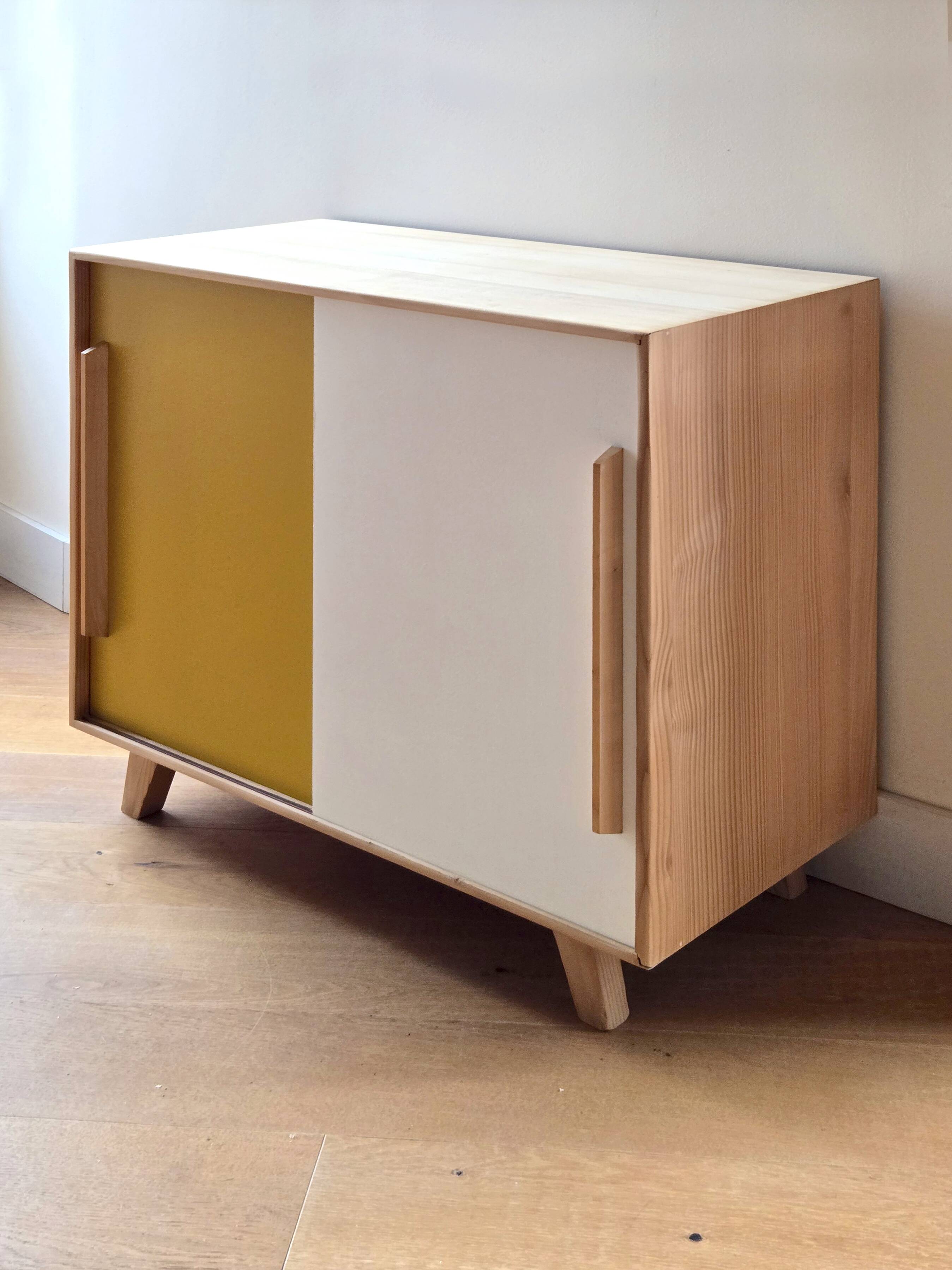 Vintage low sideboard with sliding doors in solid pine - 1960s design