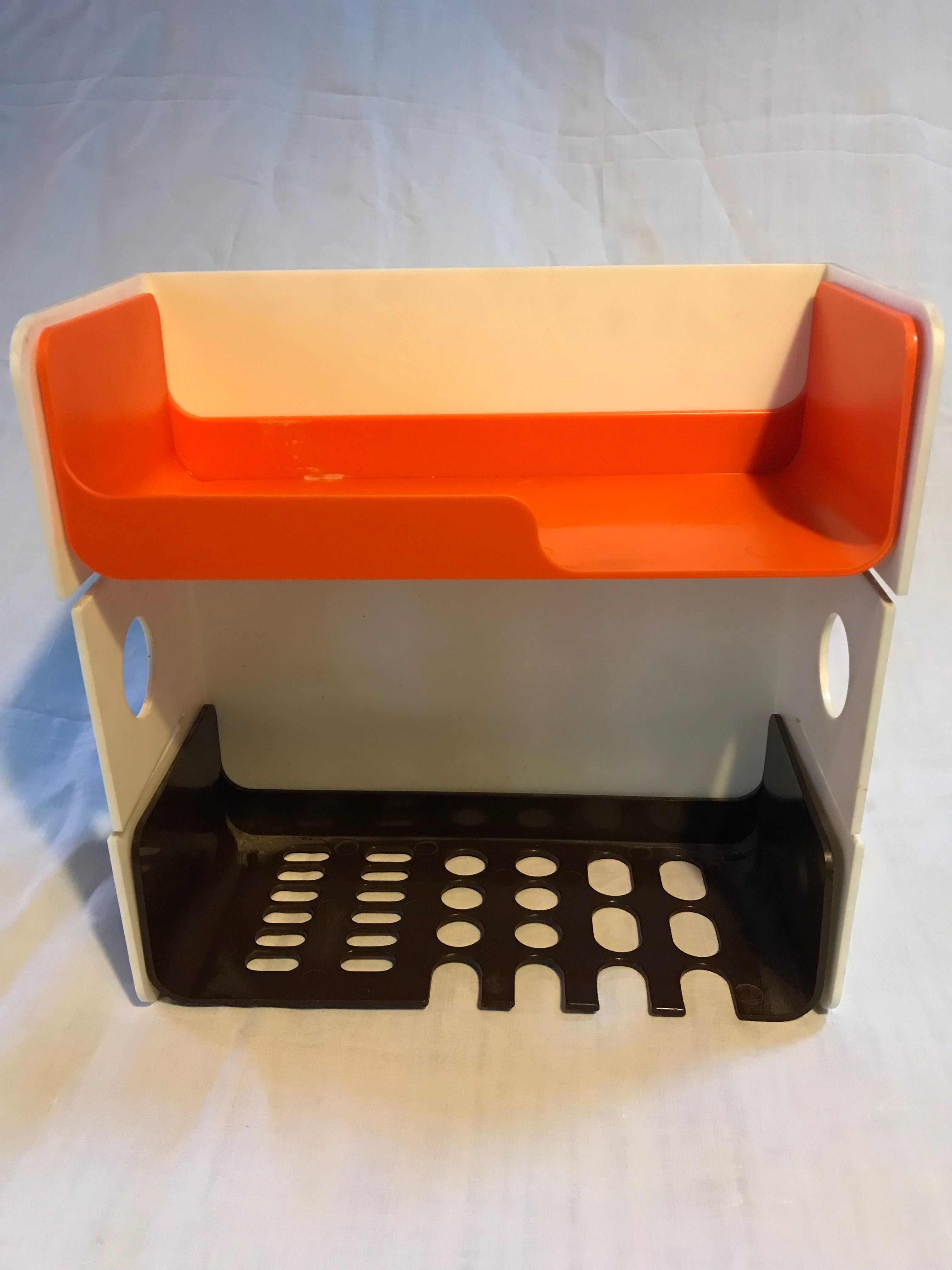 Modular bathroom shelf in plastic 70's