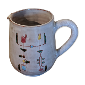 pichet à motifs géométriques
