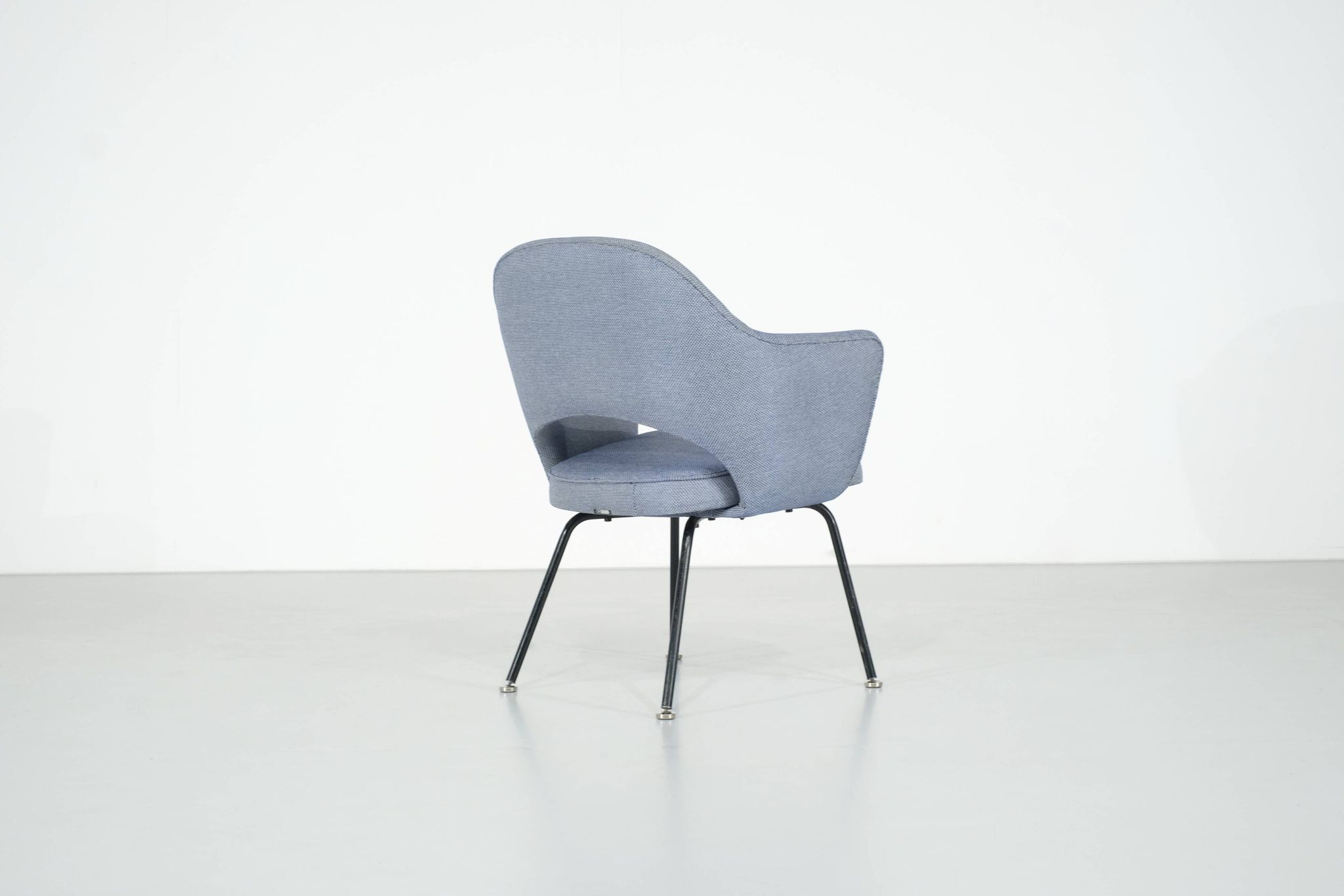 “Conference” armchair by Eero Saarinen produced by Knoll for IBM, USA 1957.