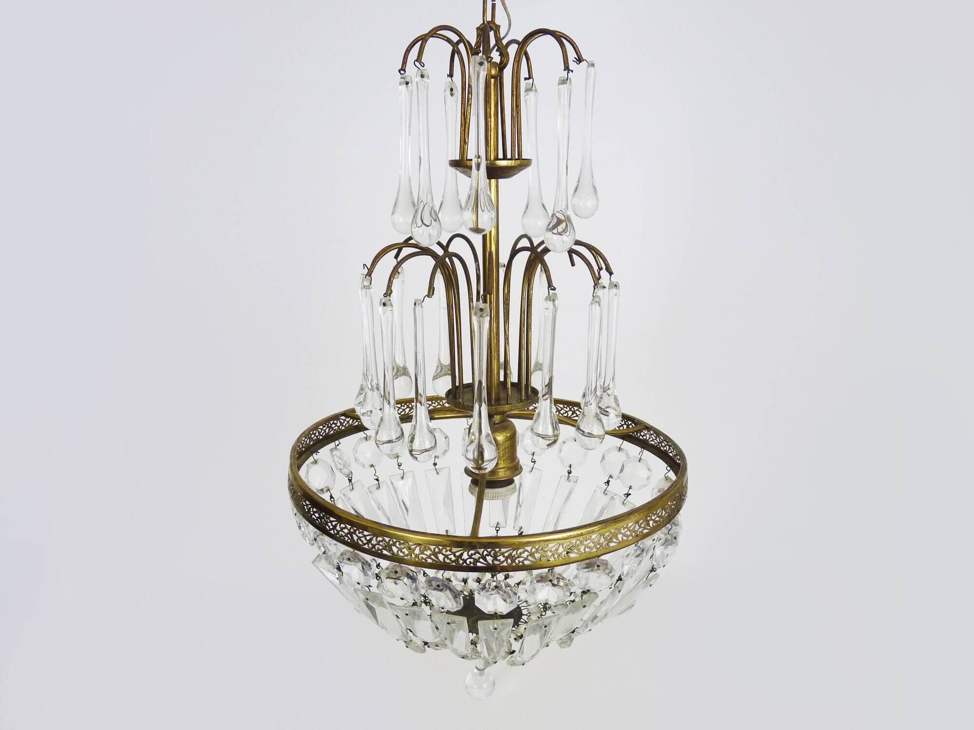 Chandelier, crown ceiling light in brass, 3 levels, 1 light, water drop pendants. 70s