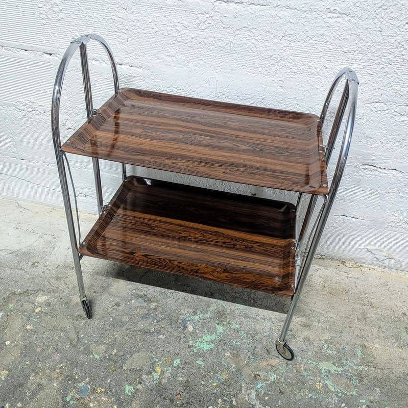 Desserte pliante vintage à roulettes