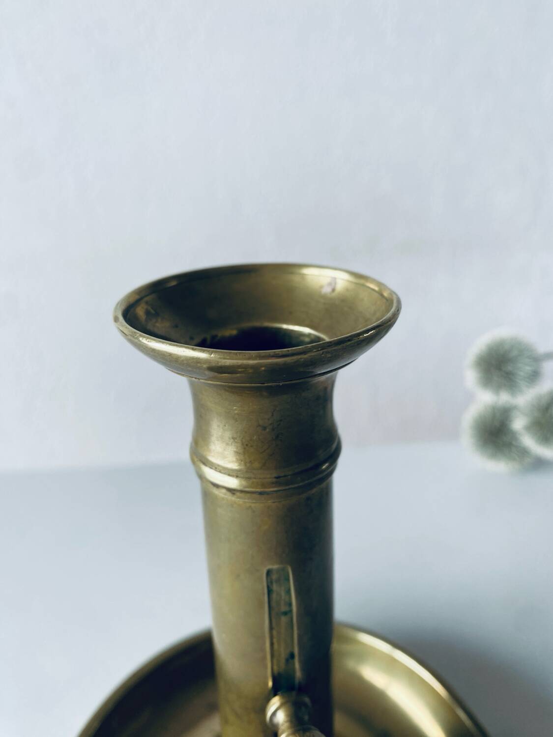 Classic candle holder