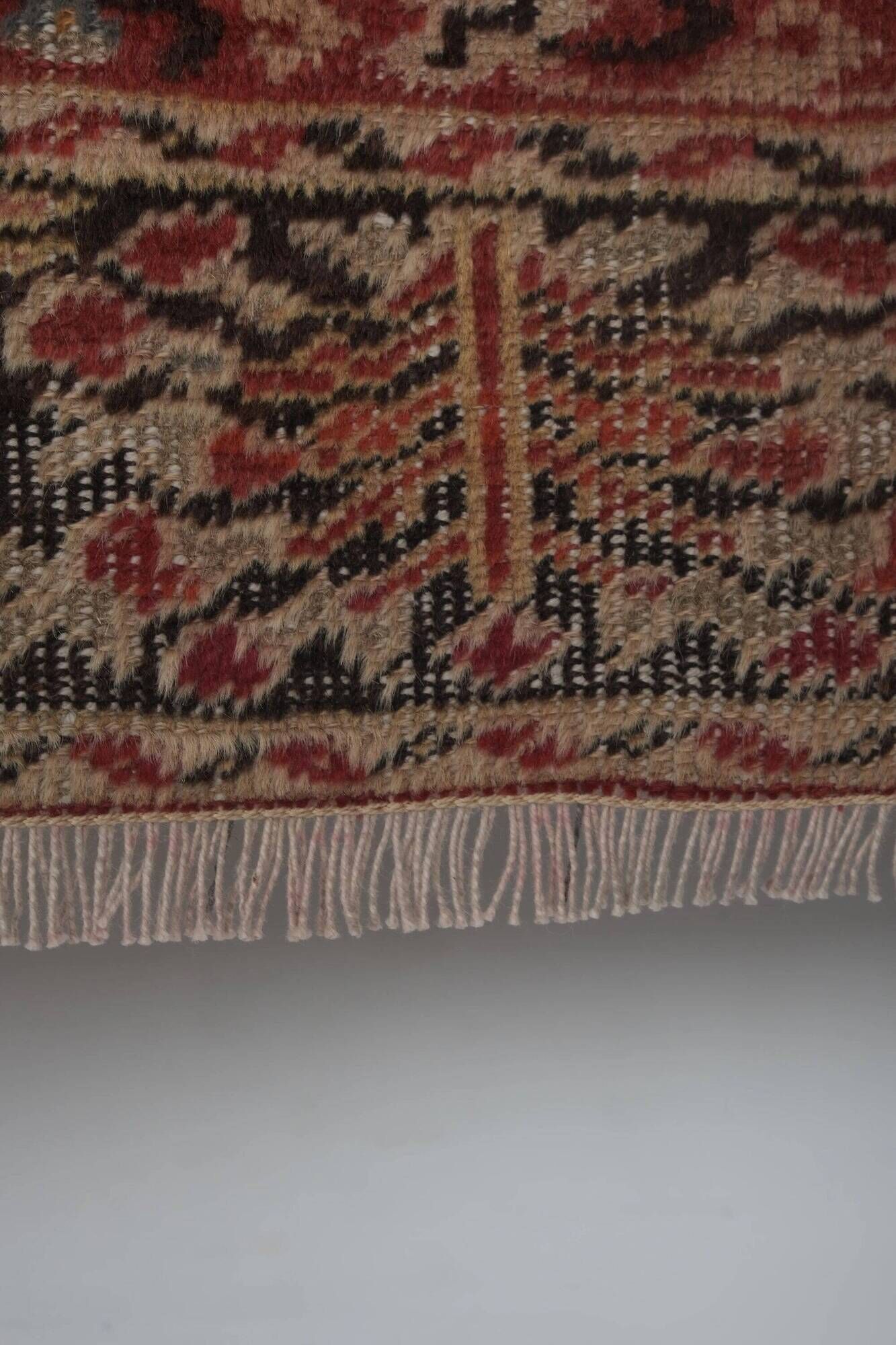Vintage Turkish handmade rug 115x182 cm