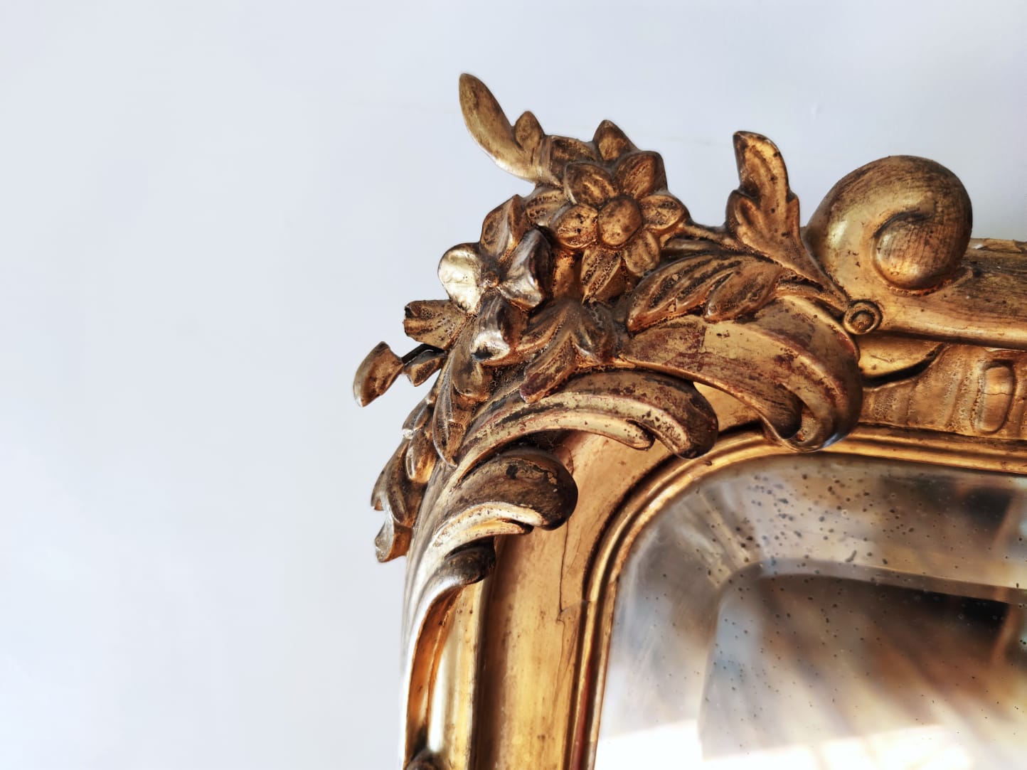 Large gilded mirror louis XV rockery  142x99cm