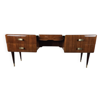 Commode à tiroirs du milieu du siècle en acajou, laiton et verre