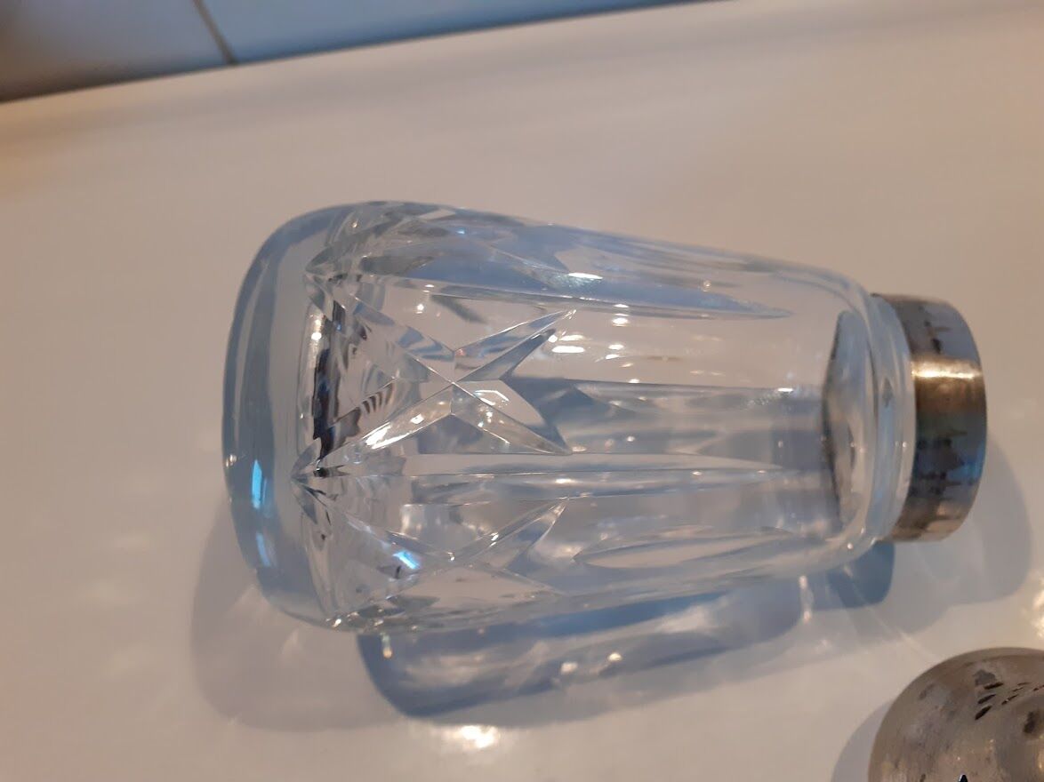 Crystal sugar sprinkler