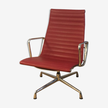 EA116 Aluminium Chair by Charles & Ray Eames by Vitra