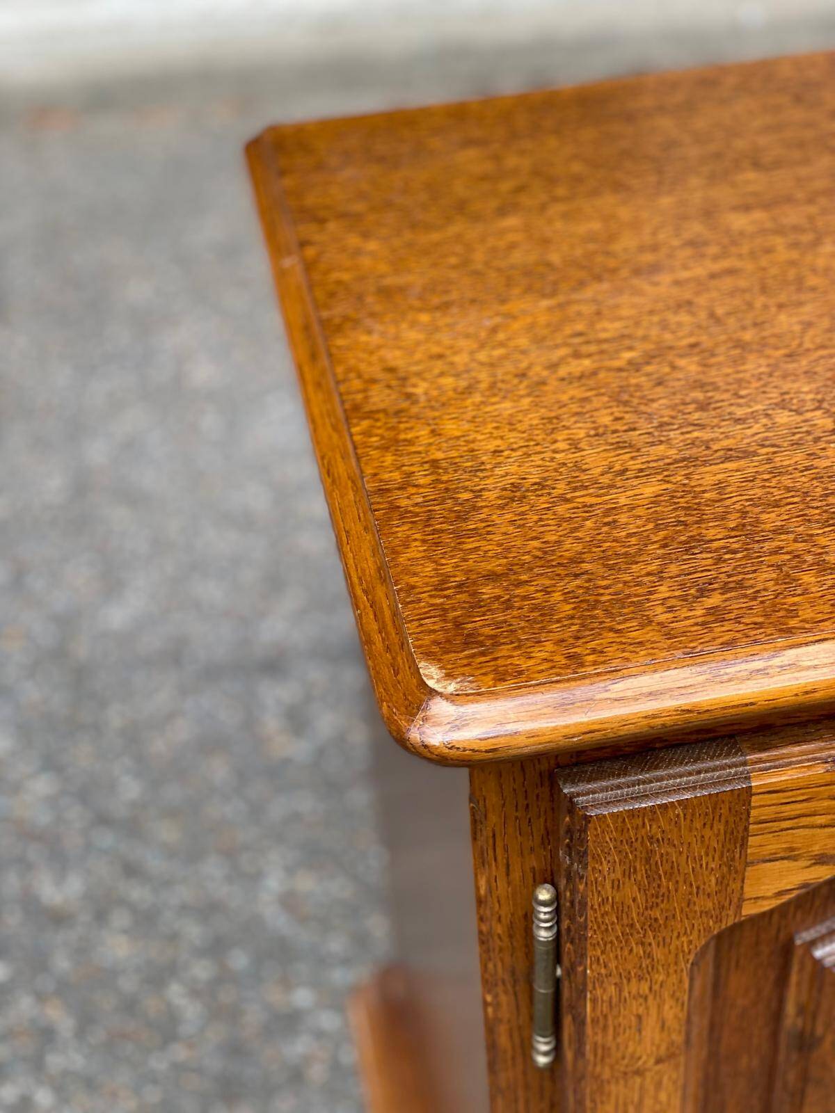 English sideboard with 2 doors and 4 drawers in solid wood 130cm