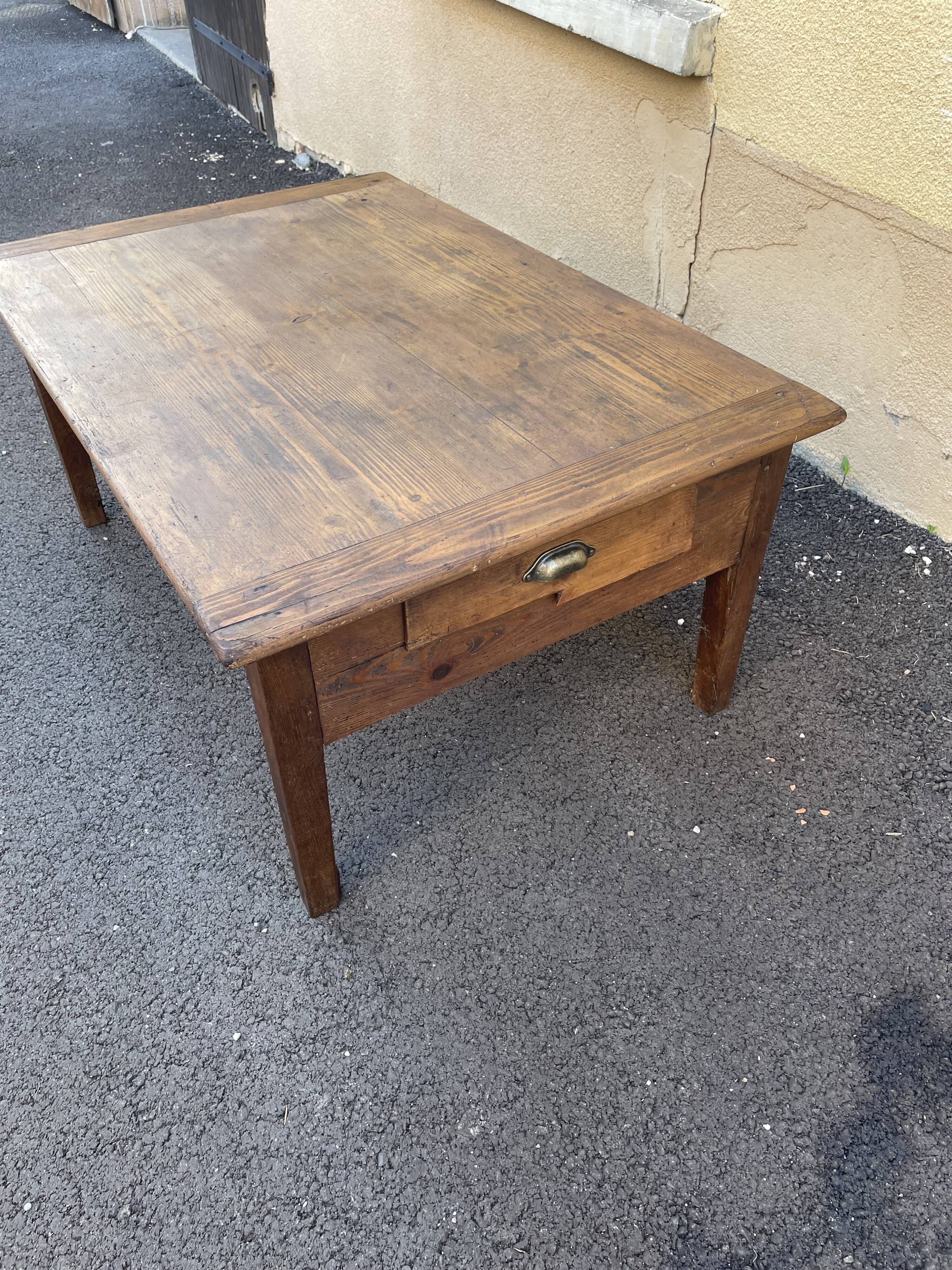 Table basse de ferme