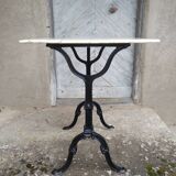 Table bistrot en marbre et fonte  "Le bon marché"