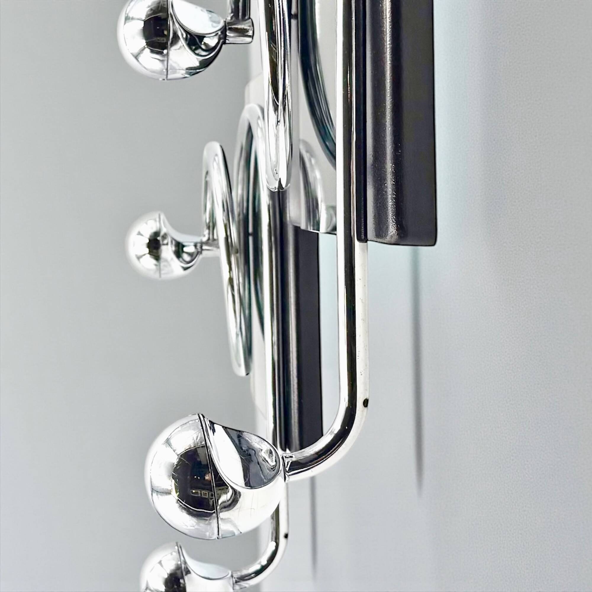 Paire de patères Space Age italiennes avec miroir Goffredo Reggiani des années.