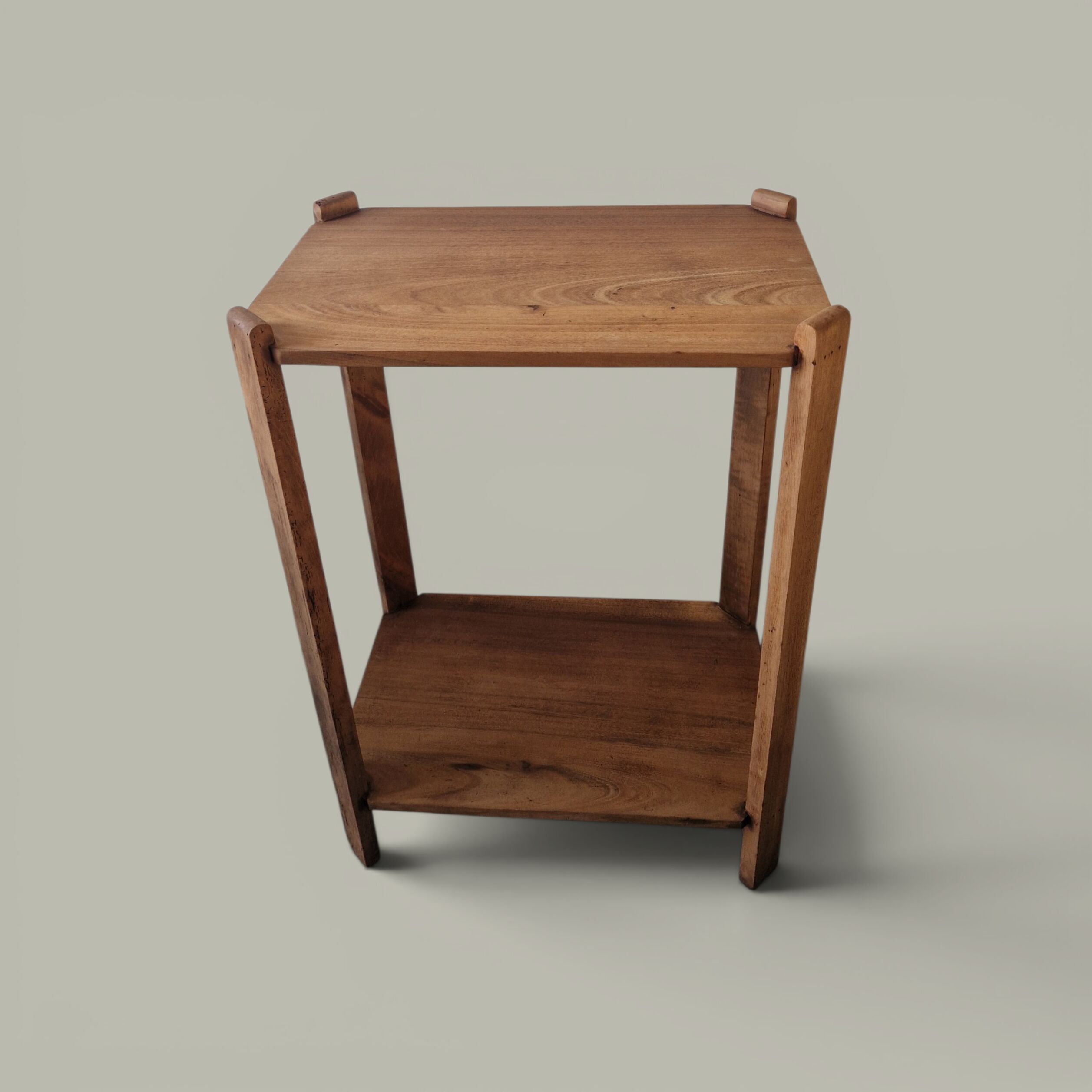 Table d’appoint sculpturale en bois massif – Ligne minimaliste - 1940